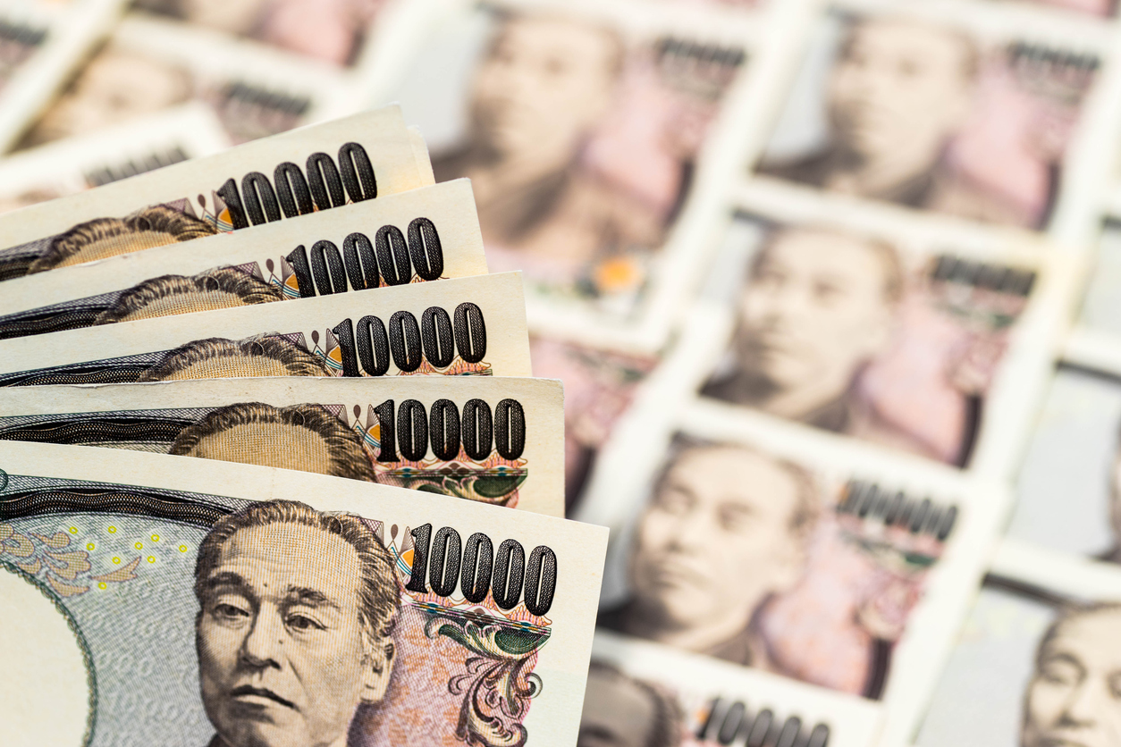 Japanese ten thousand yen banknote - Savvy Tokyo