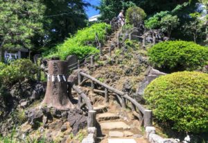 Fujizaka Hatonomori Hachiman Shrine - Top 9 Shrines to Visit in Tokyo