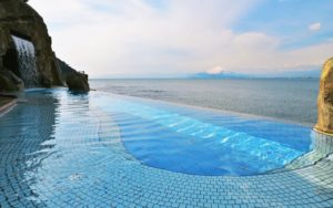 Inifinity Pool Enoshima Island Spa