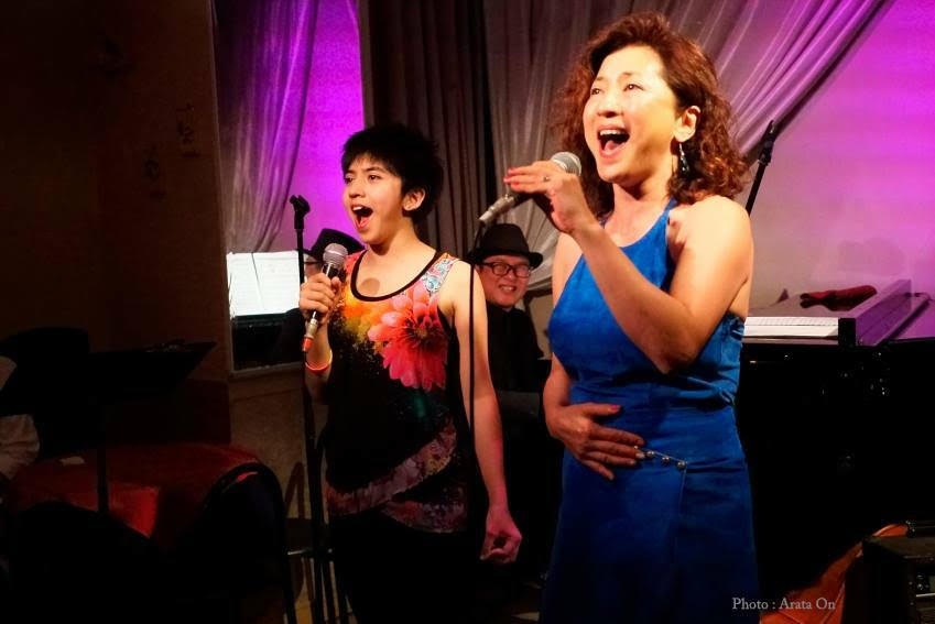 Refugees International Japan - Singing for Charity
