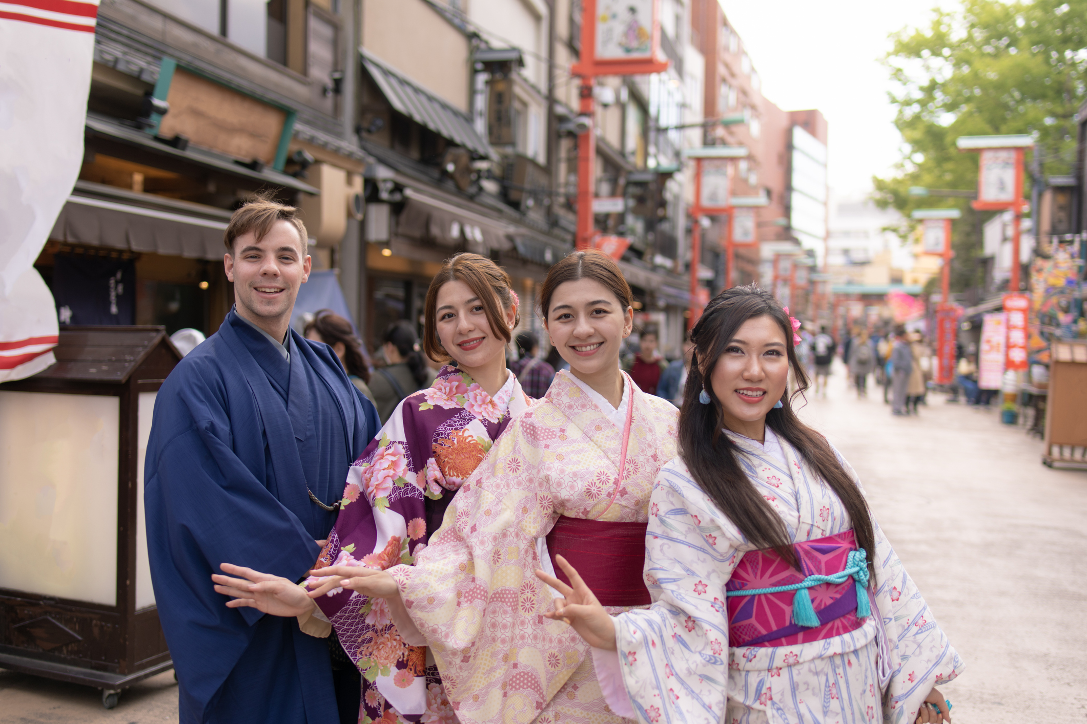 Kimono Fashion With A Twist - foreigners wearing kimono