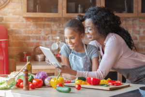 5 Japanese Cooking Sites to Follow: Black mother and daughter cooking