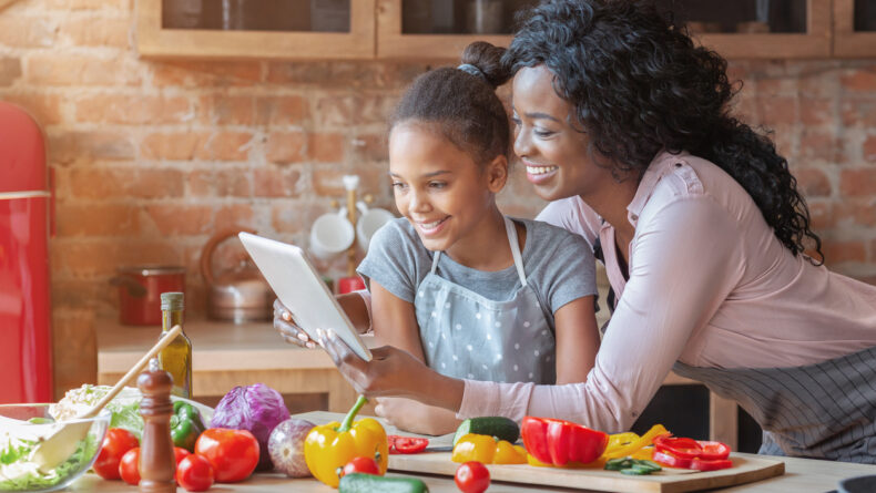 5 Japanese Cooking Sites to Follow: Black mother and daughter cooking
