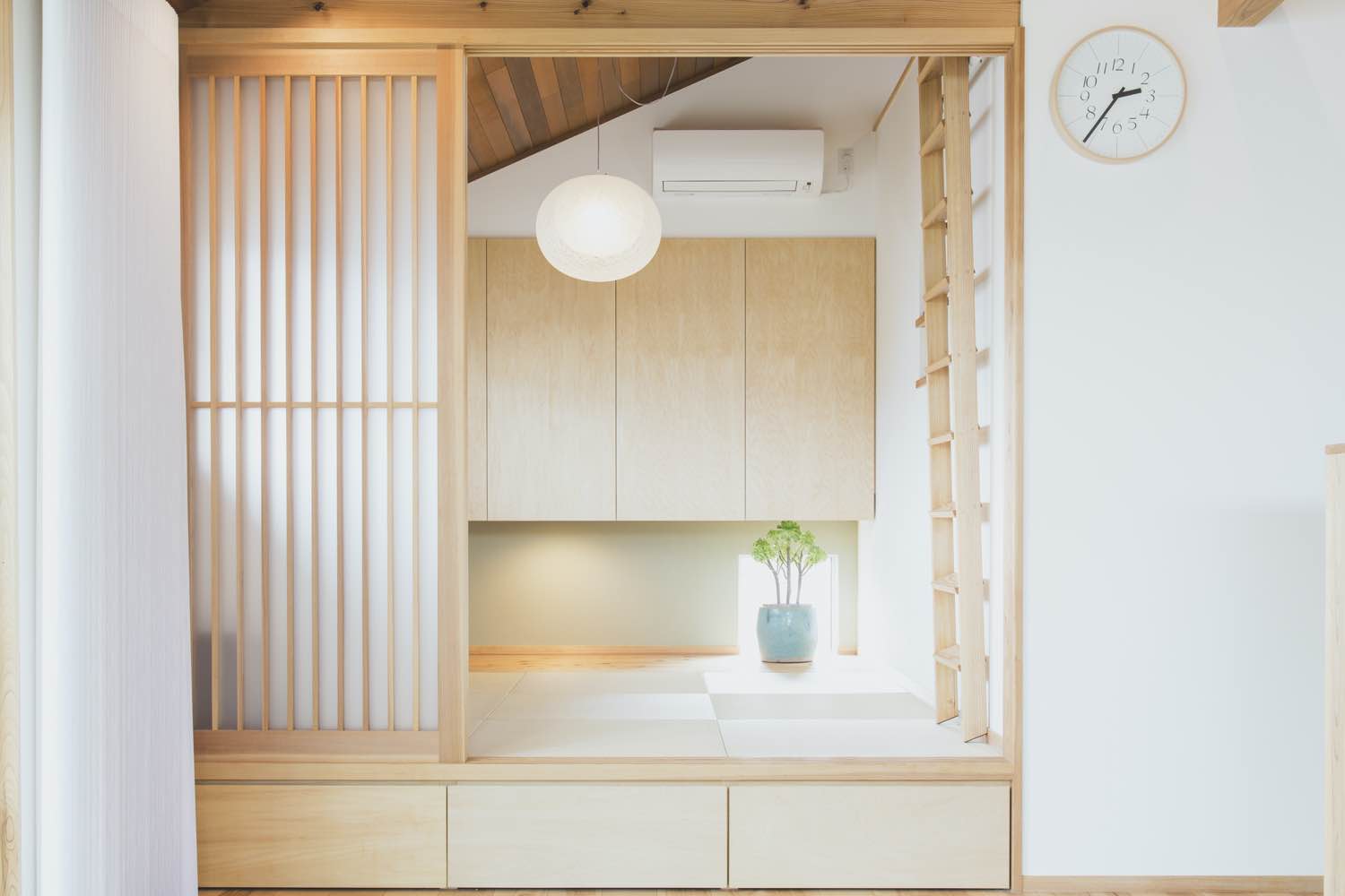 modern tatami living room