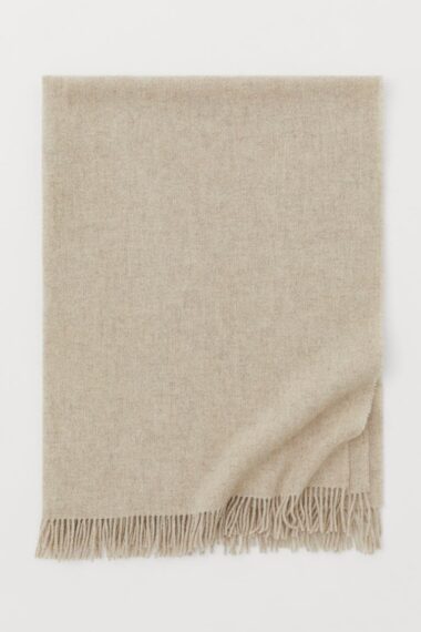 10 Neutral Color Blankets To Fit Your Minimal Home Décor - Savvy Tokyo