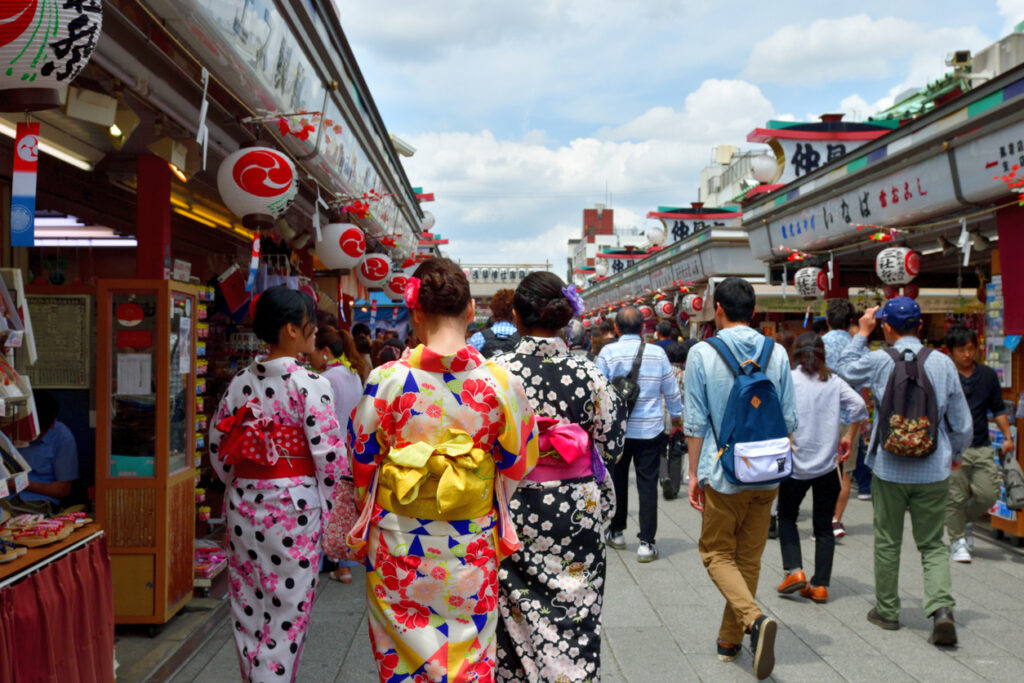 Showa Dreamscape: Nostalgic Tourism in Retro Tokyo