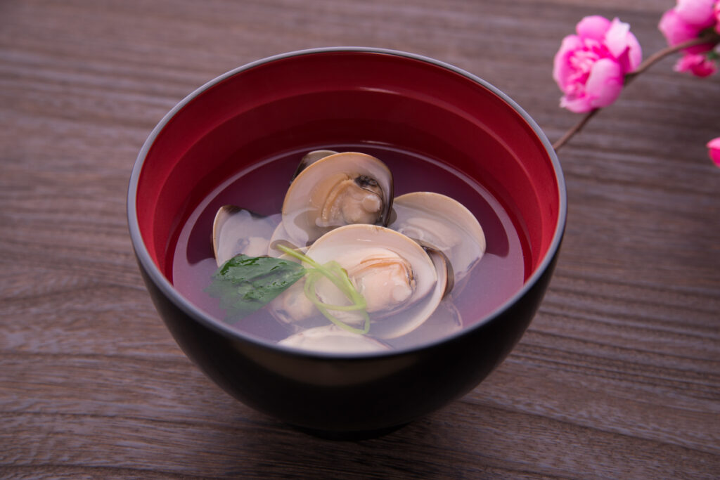 clear soup of clam Ushiojiru