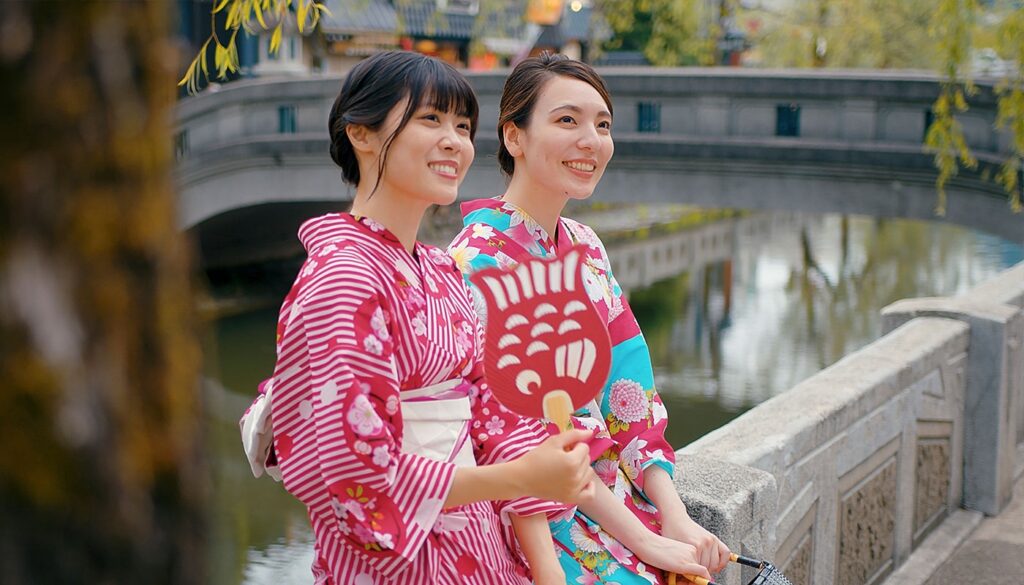 Kinosaki Onsen Hit the Town in a Colorful Yukata