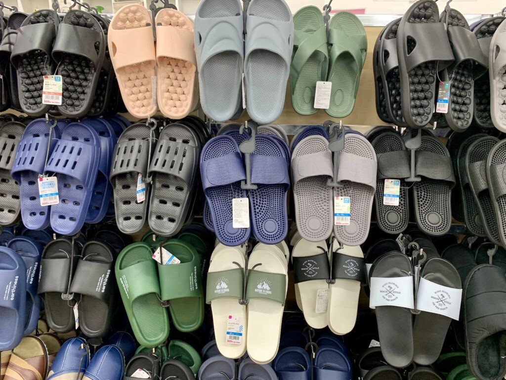 Slippers/Sandals