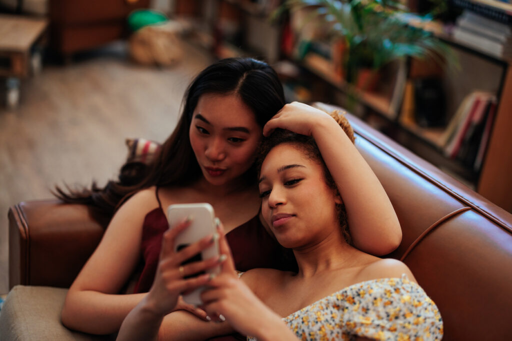 Tokyo's Lesbian Online Meet-Ups