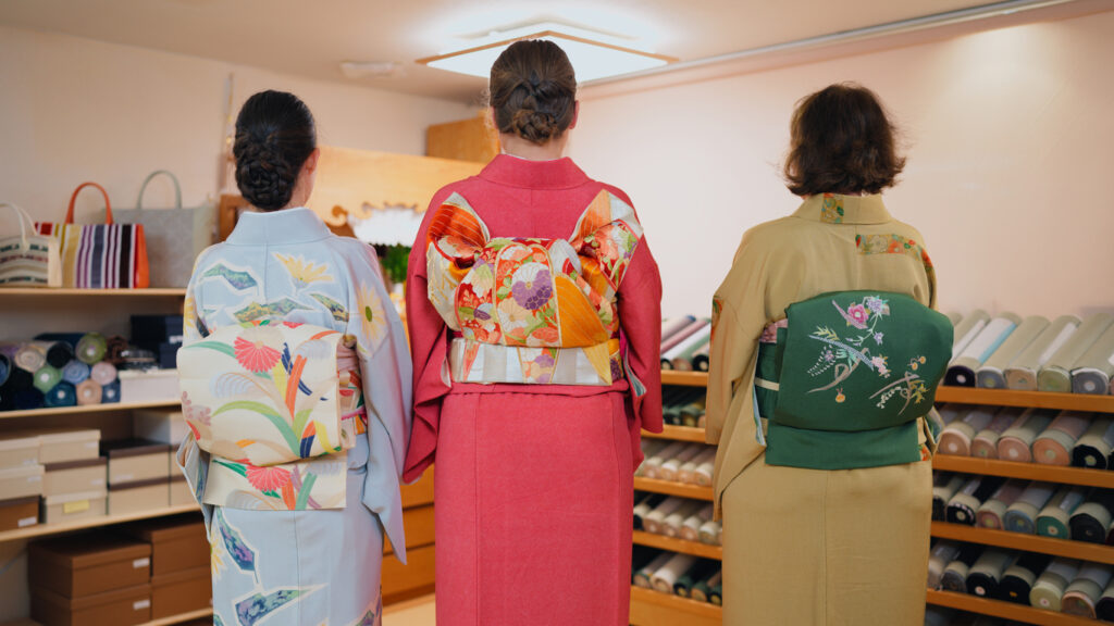 Kimono Accessories Can Change The Look Significantly