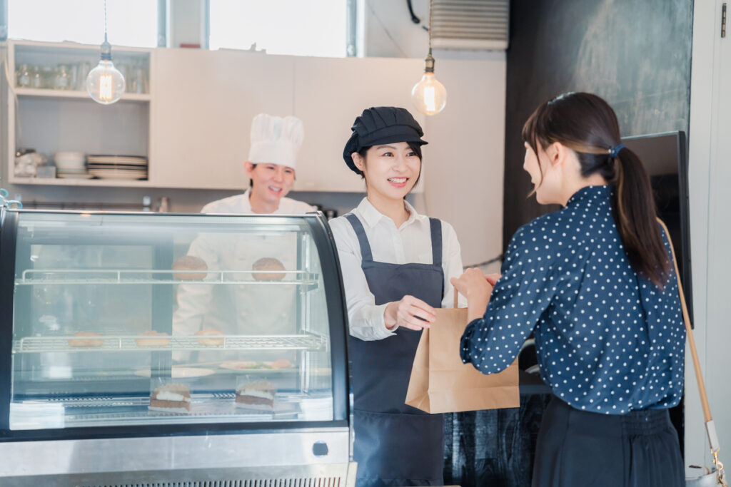 General Shopping Etiquette in Japan